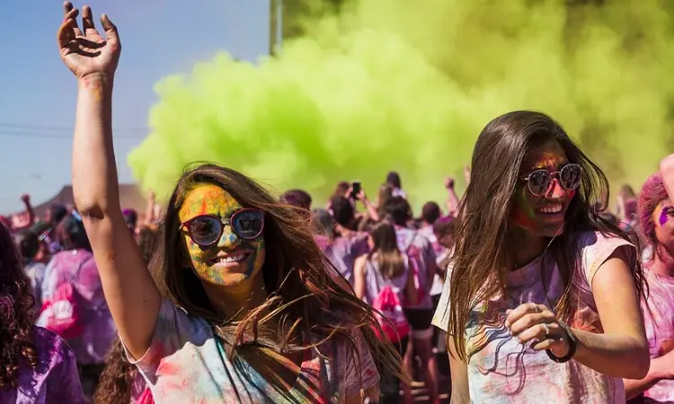 An Ultimate Guide To Celebrating Holi in North Goa 2024