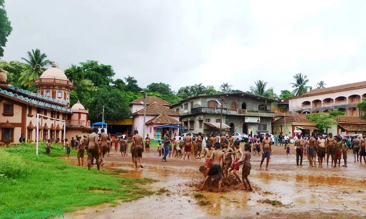 Chikal Kalo – Mud Festival