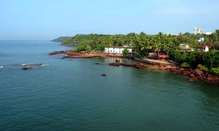 Dona Paula Beach